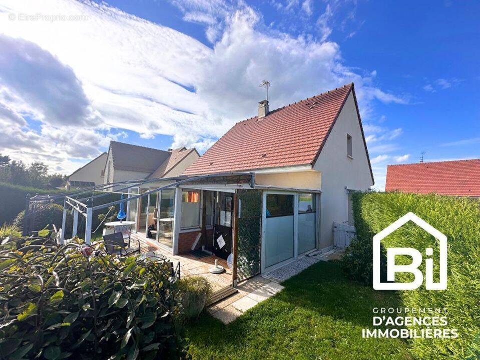 Maison à COLLEVILLE-MONTGOMERY