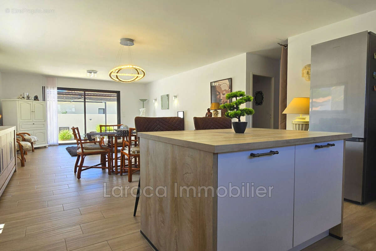Maison 93 m² à Laroque-Des-Alberes  - photo 8