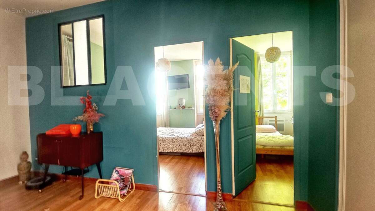 896D66CD-A597-76EE-1D41-A7A2BC820E2E - Appartement à MARSEILLE-6E