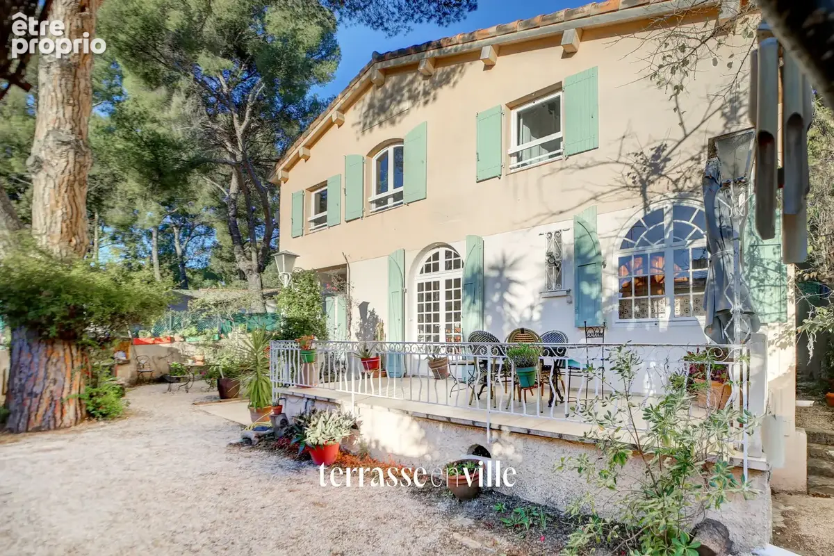 Maison à SAINT-CYR-SUR-MER