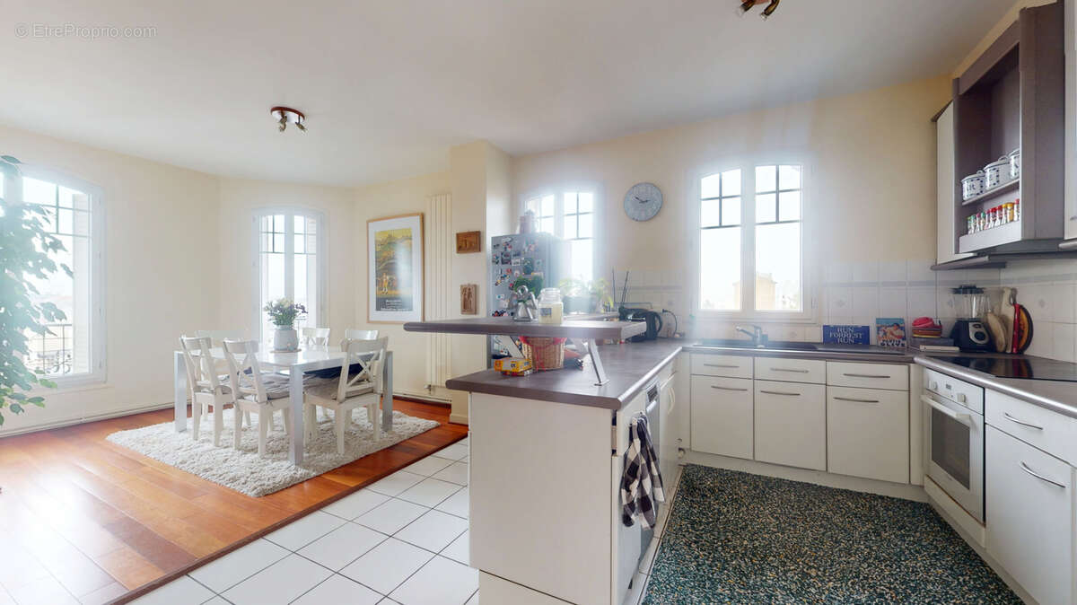 Appartement à HOUILLES