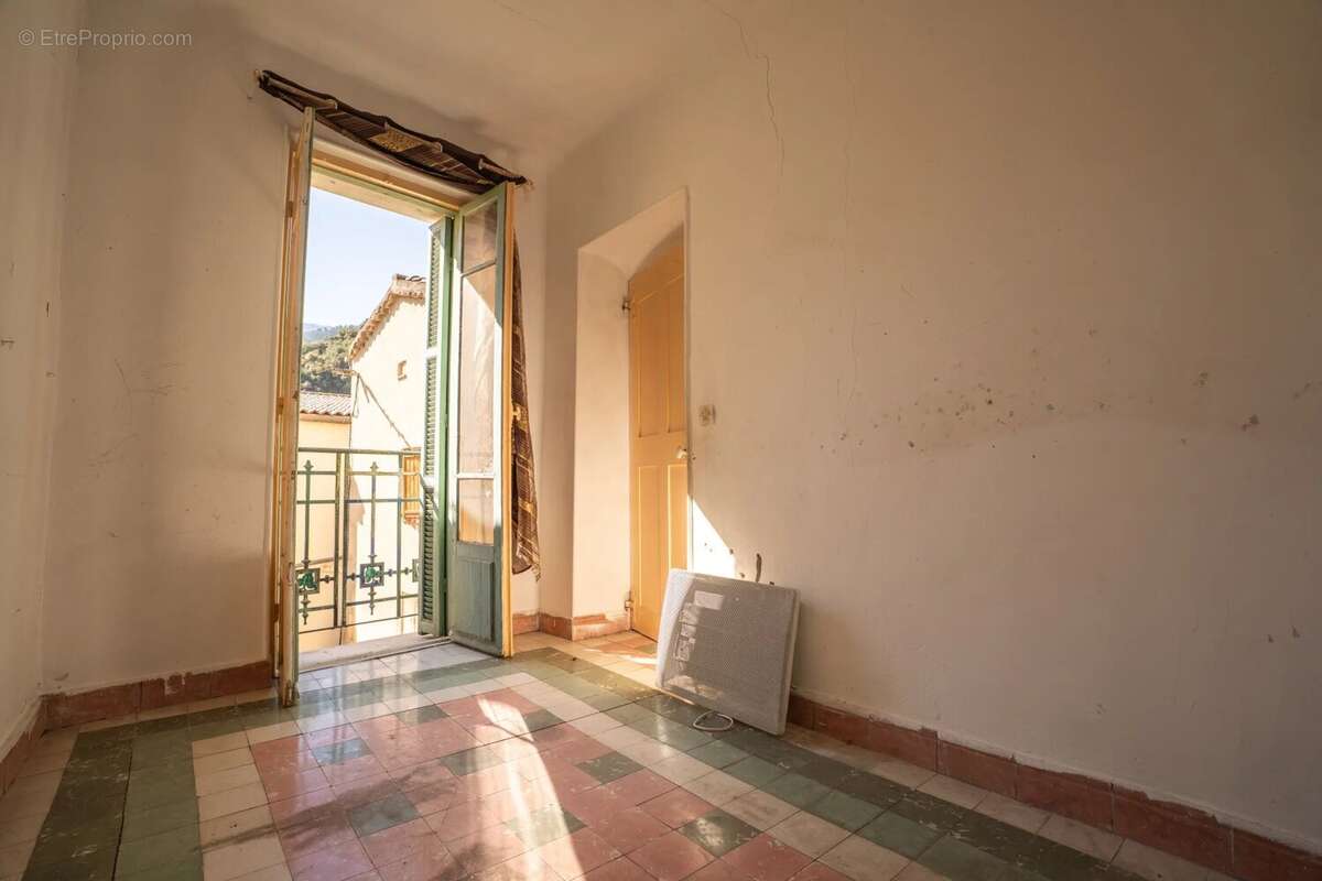 Appartement à ROQUESTERON