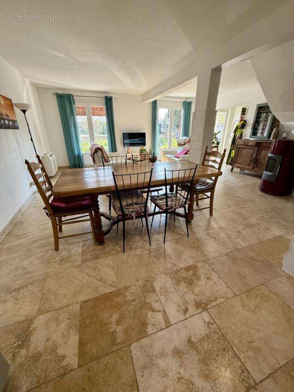 Maison à PELISSANNE