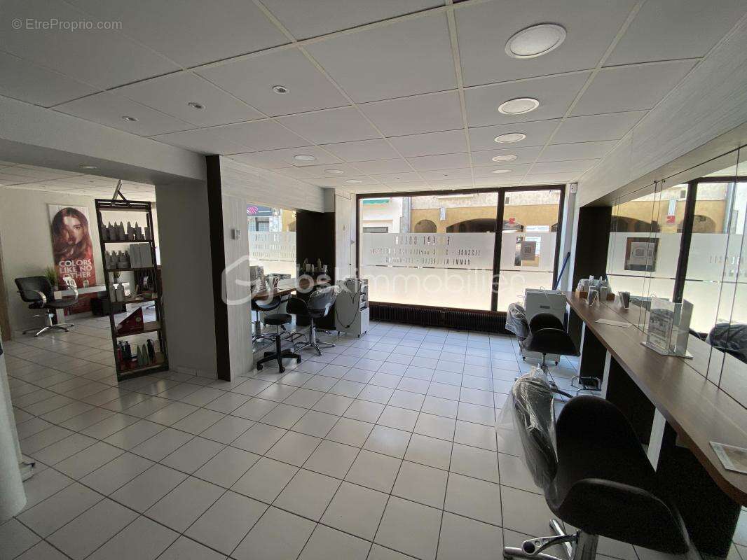 Commerce à MONTLUEL