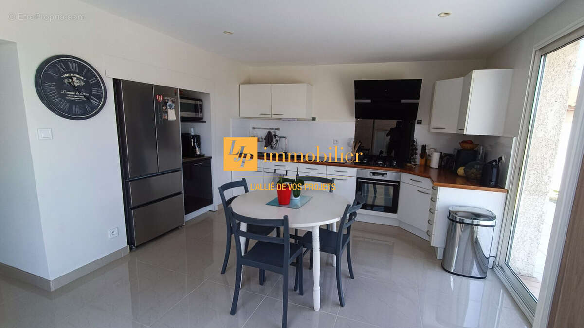 Maison 158 m² à Balaruc-Les-Bains  - photo 8