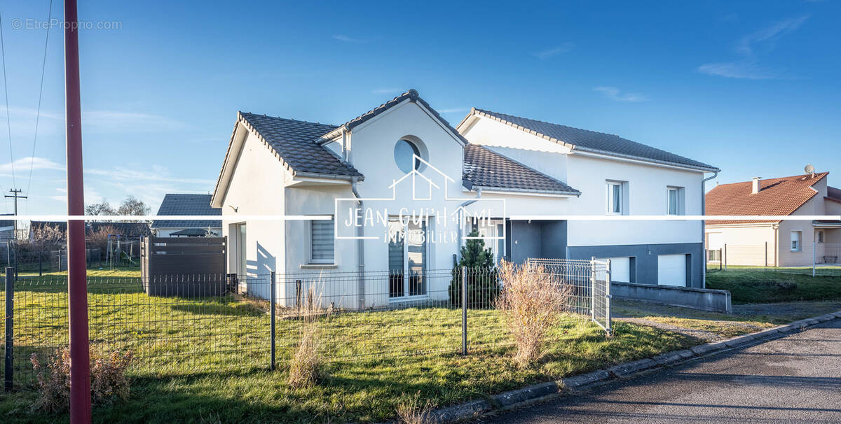 Maison à GRANDVILLERS