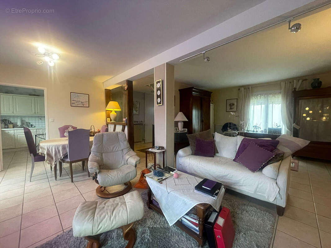 Maison à SAINT-JEAN-DE-BRAYE