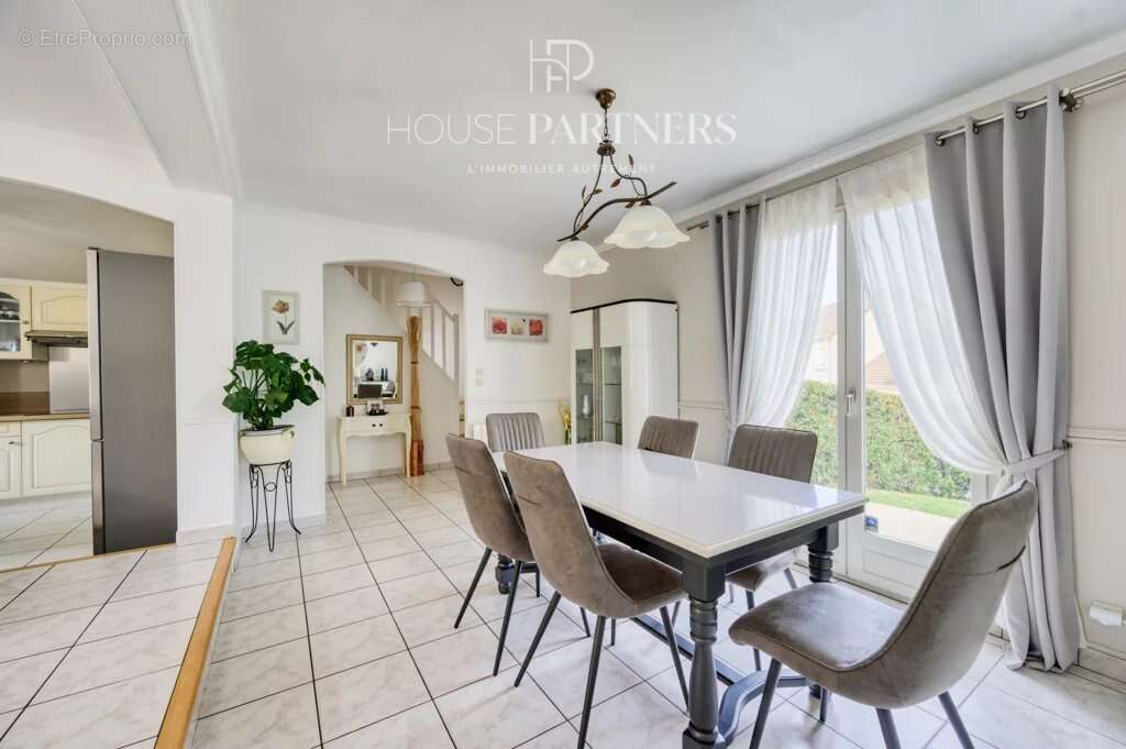 Maison à ECQUEVILLY