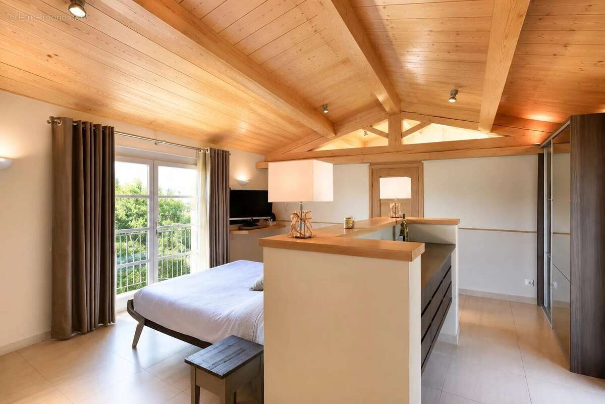 Domaine de terre blanche tourrettes - belle villa de 259 m² terrain 2756 m² - photo 12
