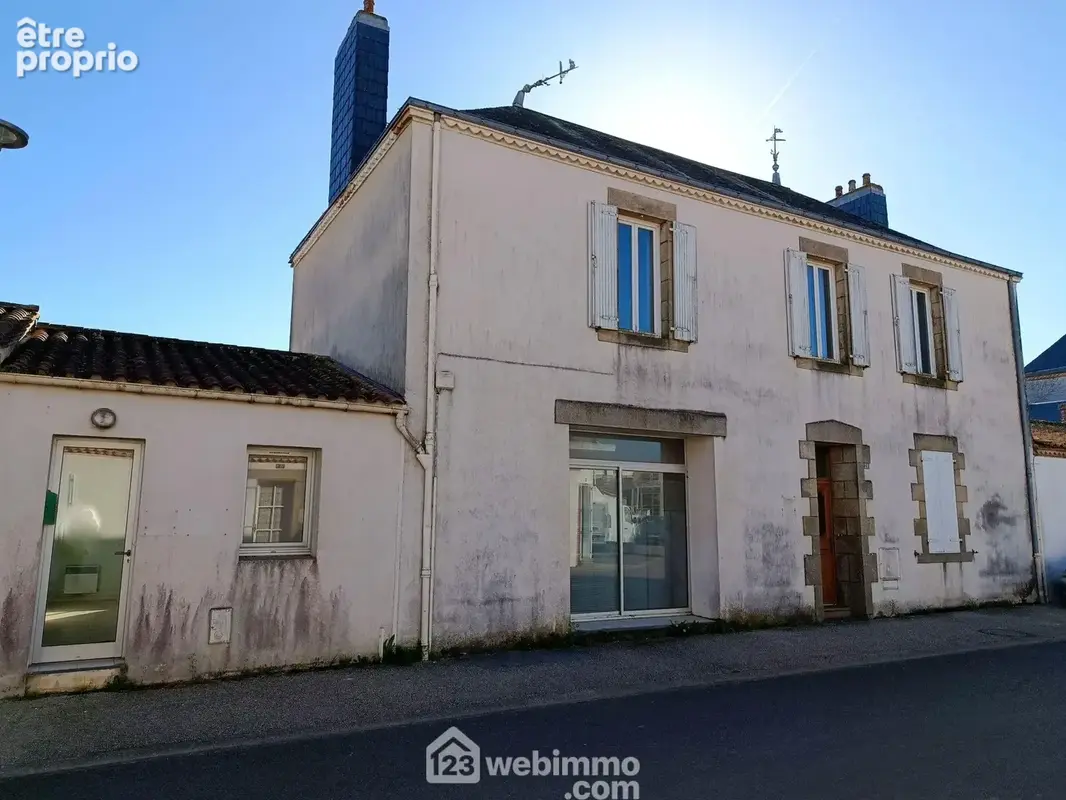 Maison à NIEUL-LE-DOLENT