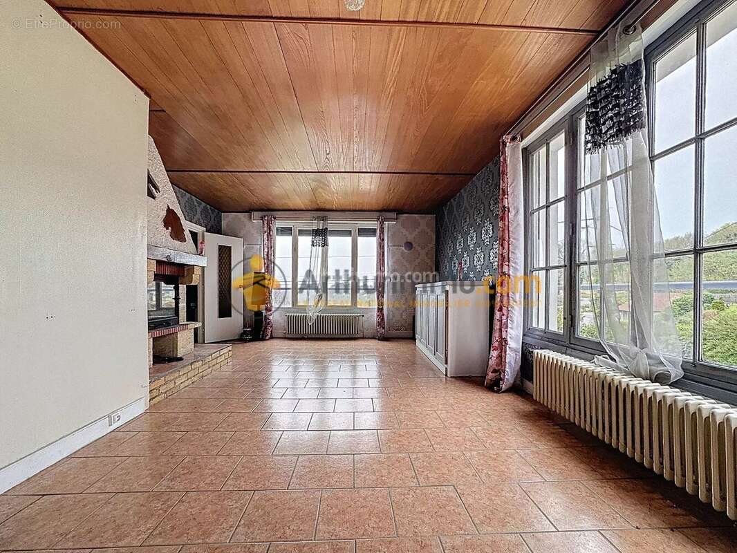 Maison à CUISSY-ET-GENY