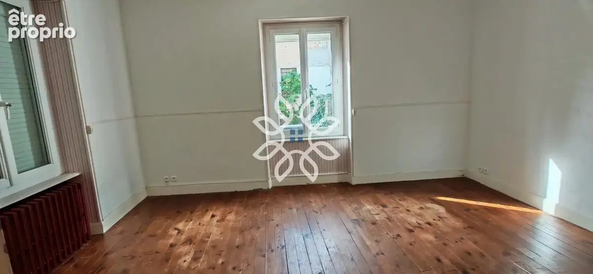 Maison T7 avec cour - centre ville - photo 7