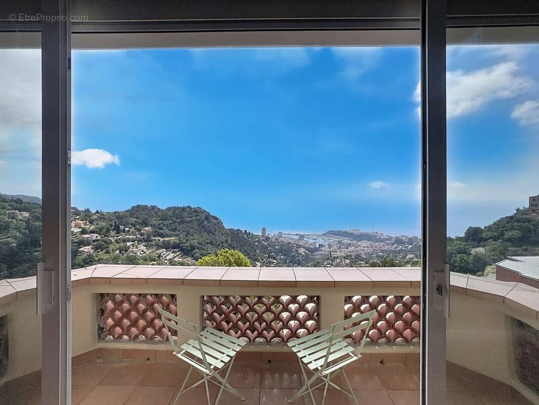 Appartement à LA TURBIE