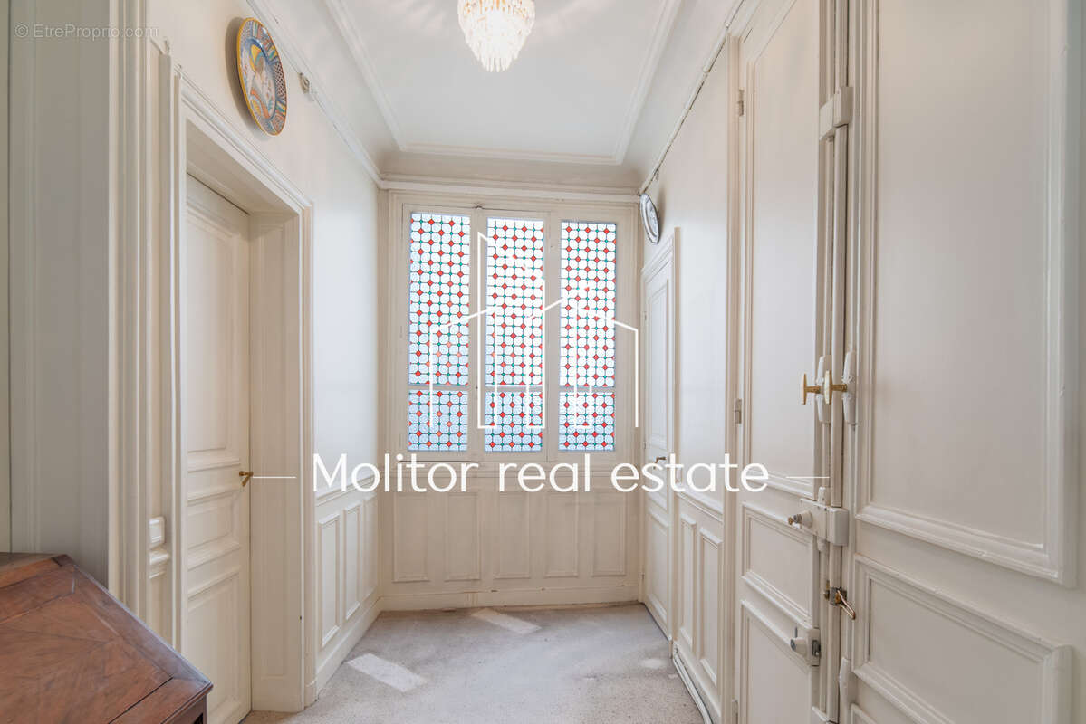 Appartement à PARIS-8E