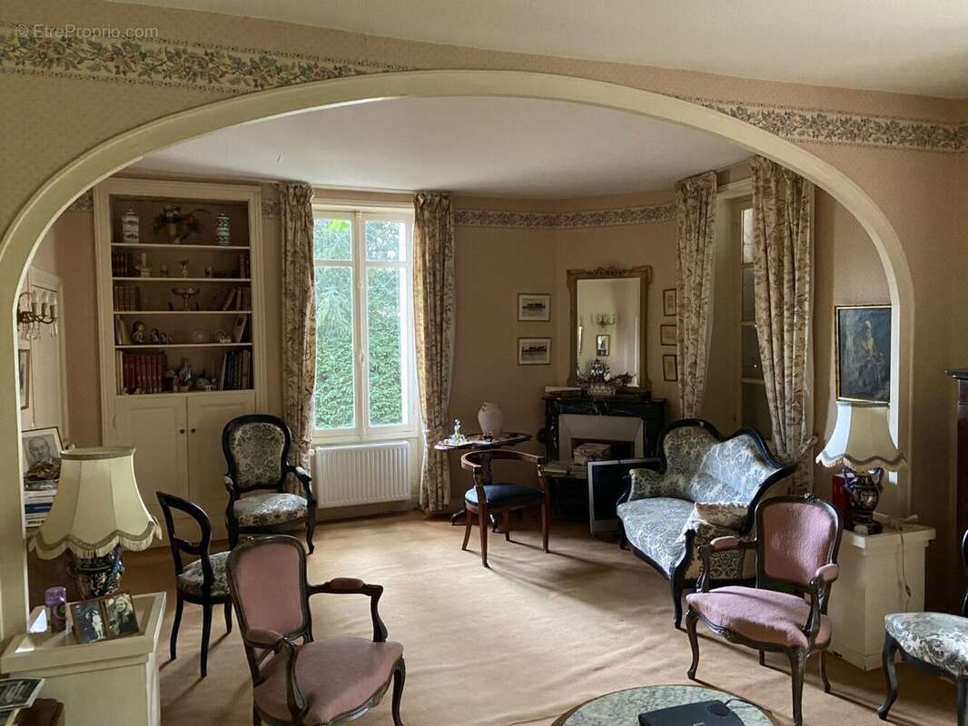 Maison à LA CHAPELLE-MONTLINARD