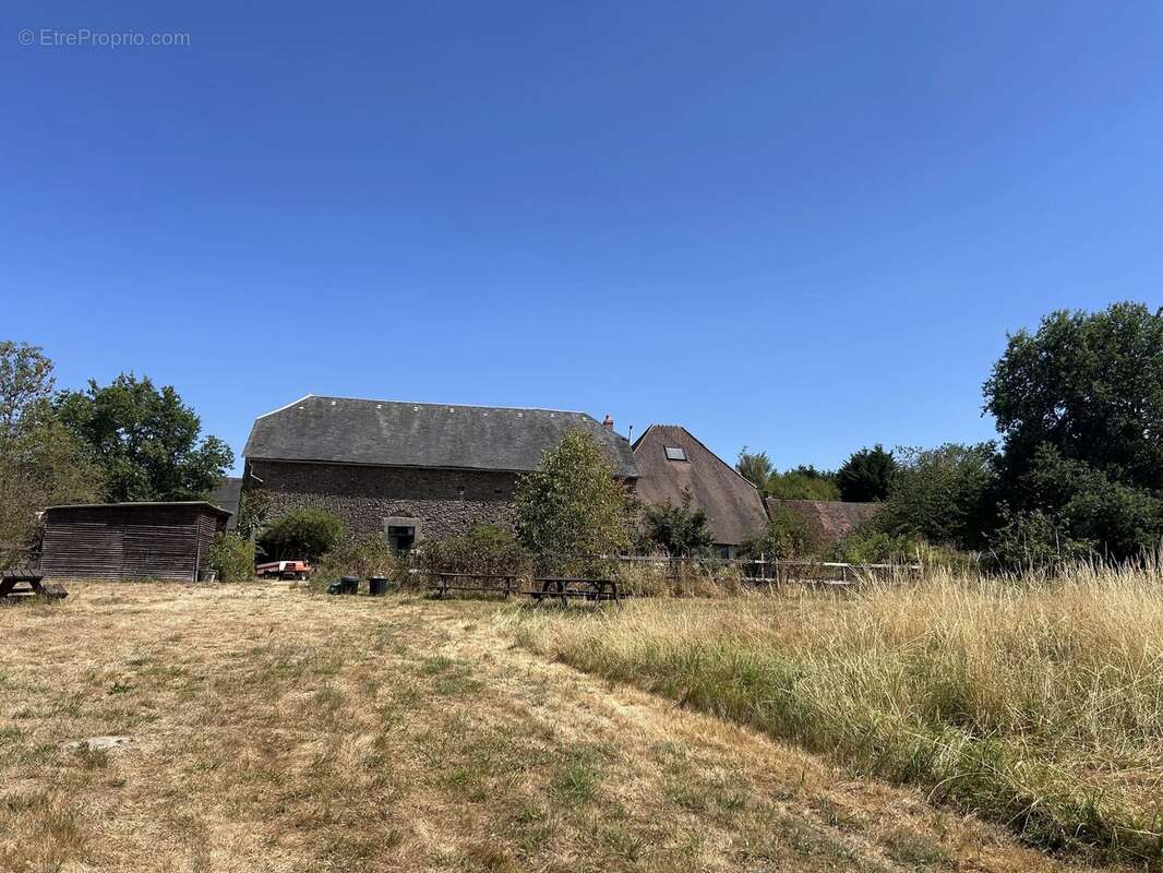 Grande maison individuelle de caractère avec vaste grange - photo 17