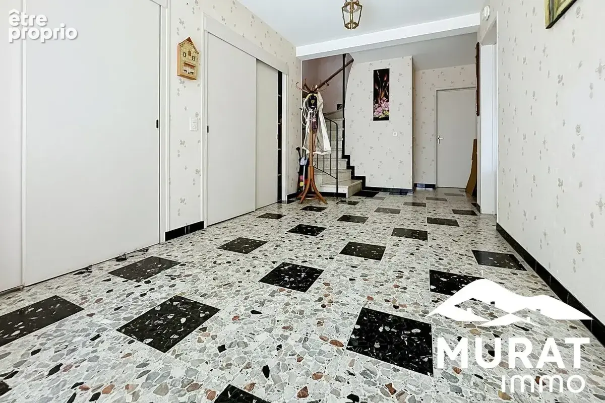 Maison 7 pièces 217 m² à vendre à Chamalieres (63400) - photo 2