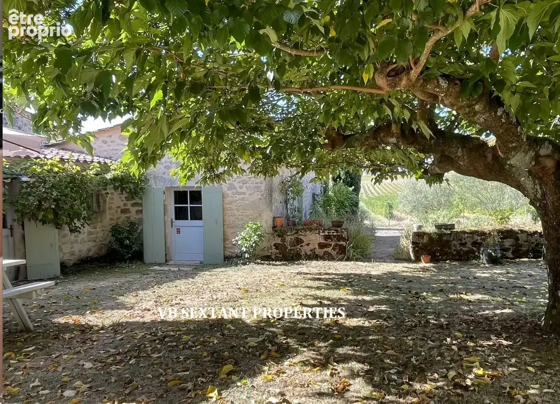 Entre-Deux-Mers , Belle demeure de charme  en pierre et moellon avec vue sur les vallons et la campagne environnante. - photo 8