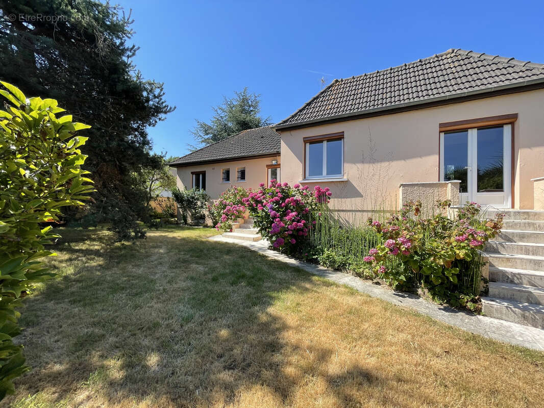 RANVILLE   Maison familiale de 168 m2 avec 5 chambres   Un fort potentiel dans un environnement privilégié - photo 18