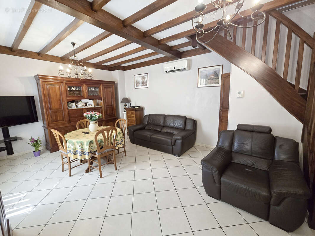 Maison à FONTAINE