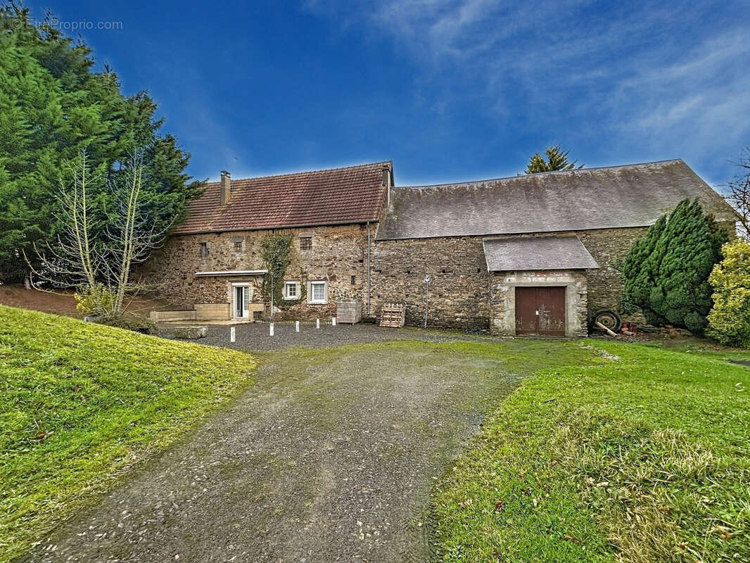 Maison à SAINT-GEORGES-MONTCOCQ