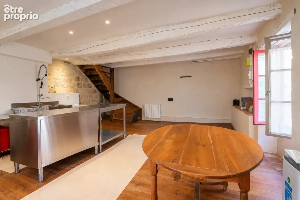 charmante maison de village de 65 m2 en pierre composée de 2 grandes pièces sur cave - photo 2