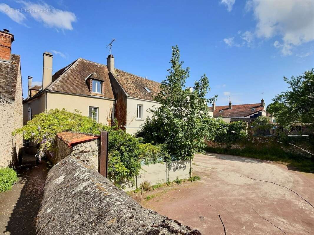 Appartement à MENNECY