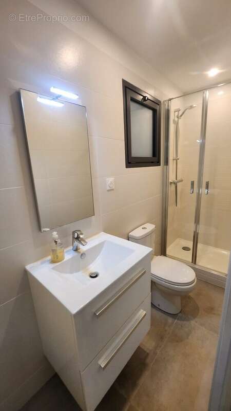 Commerce à PARIS-7E