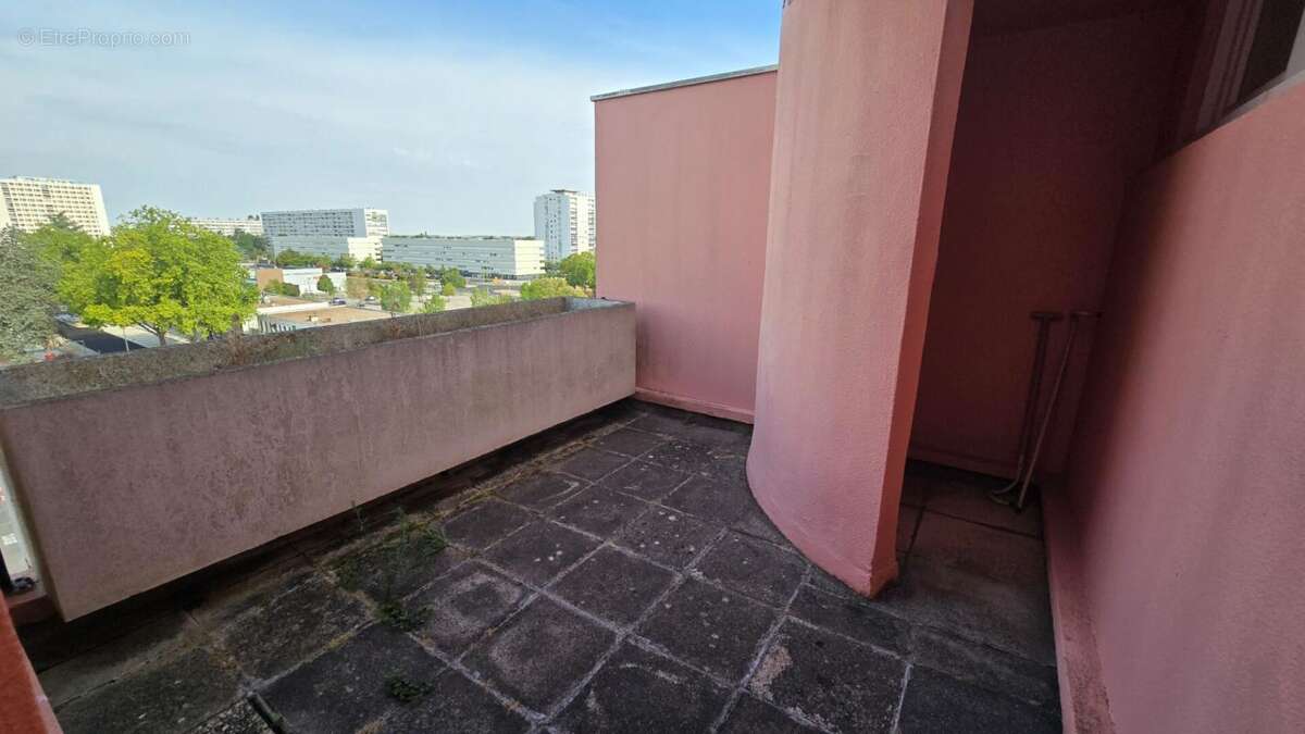Beau T1 bis  avec terrasse à coté de l'EESI - photo 6
