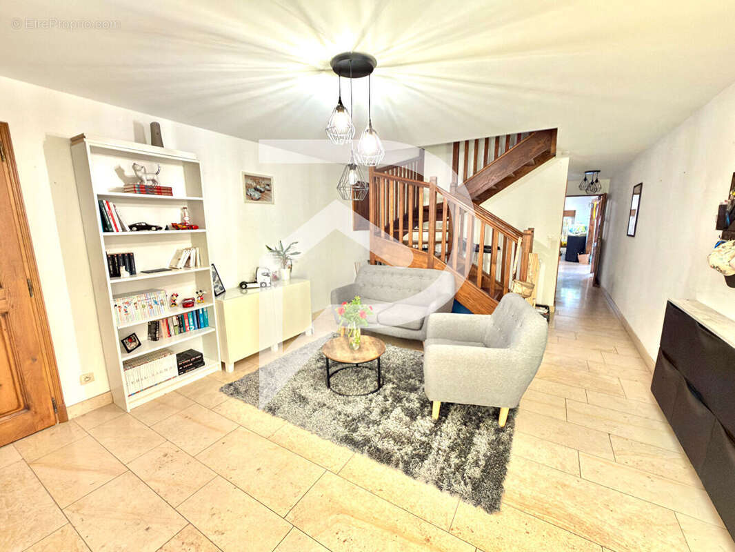 Maison à JONCHERY