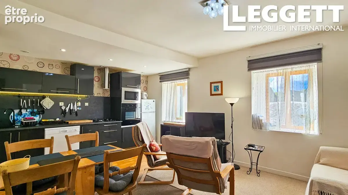 Belle propriété de 3 appartements au cœur de Gouarec, proche du canal, offrant de multiples possibilités - photo 7
