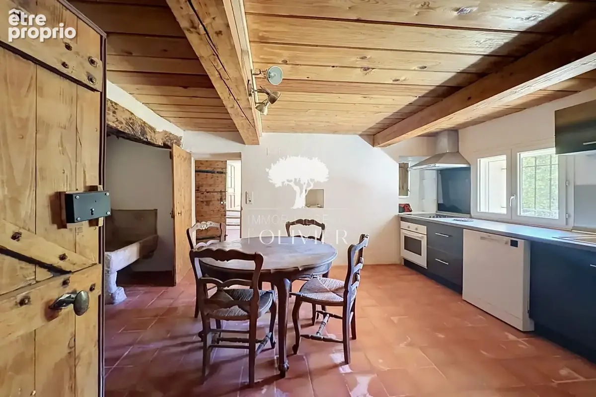 Maison 6 pièces 130 m² à vendre à Saint-Saturnin-Les-Apt (84490) - photo 3