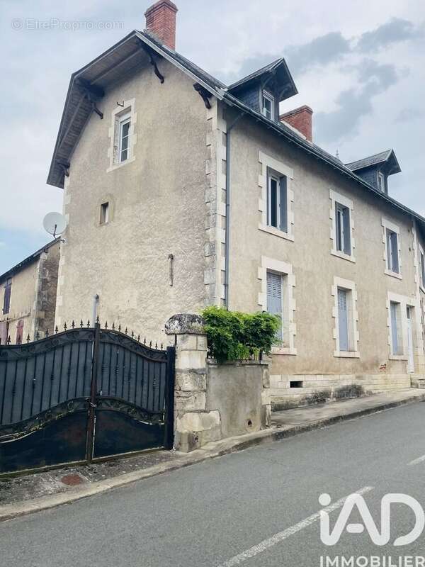 Maison 215 m² à Merigny  - photo 7