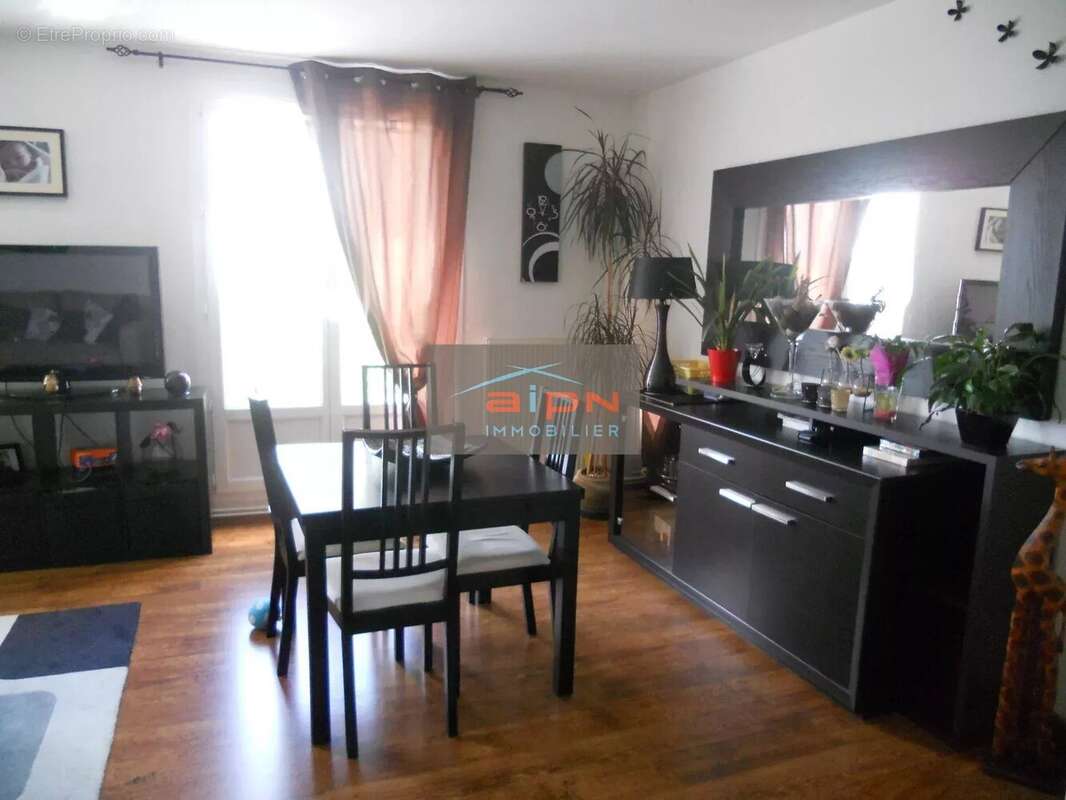Appartement à SAINT-ETIENNE-DU-ROUVRAY