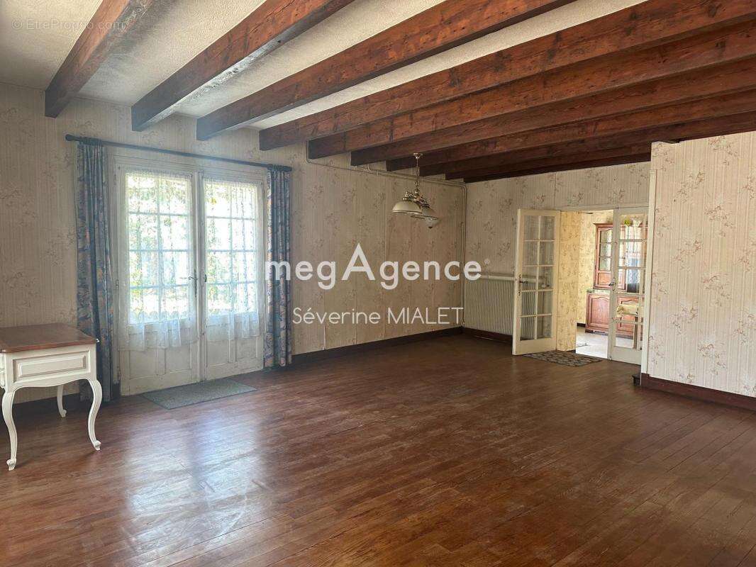 Maison Salles d'Angles (16130) 111m² - photo 7