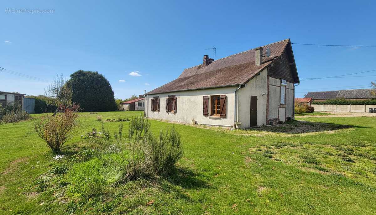 Maison à DAMVILLE