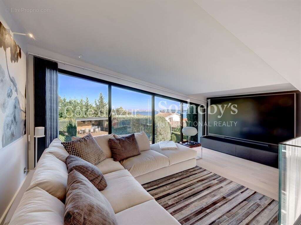 Villa contemporaine avec vue mer panoramique à Cannes Eden, Côte d’Azur - photo 9