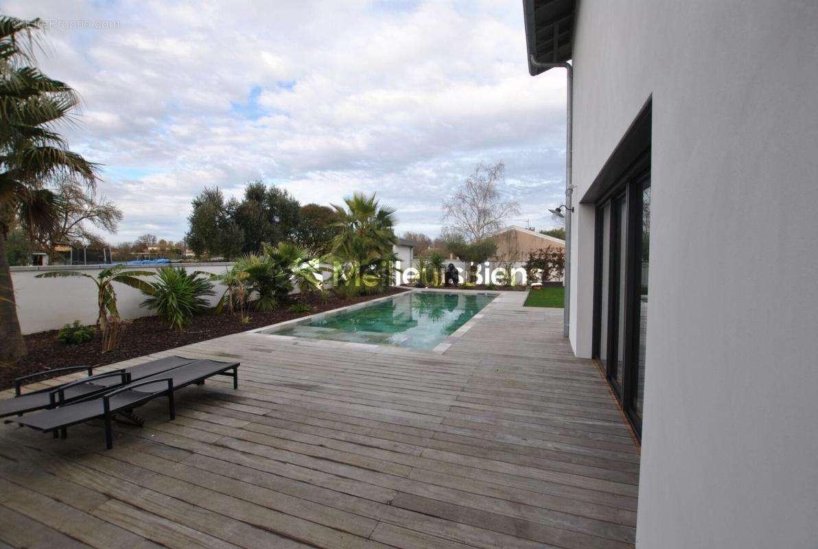 Maison à SAINT-SULPICE-ET-CAMEYRAC