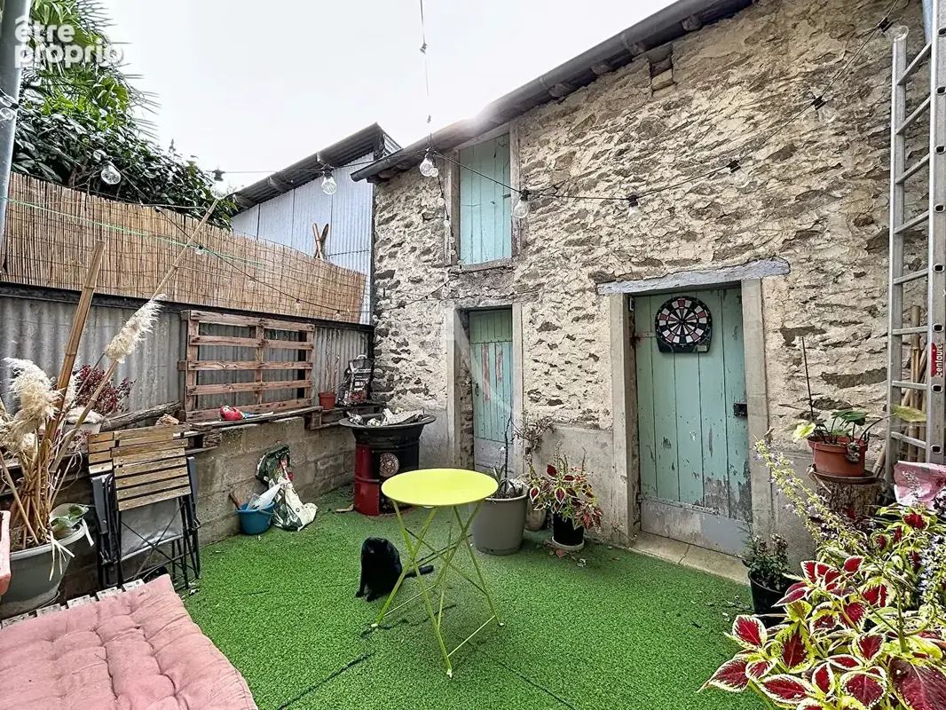 Immeuble - 2 appartements - DAON - photo 10