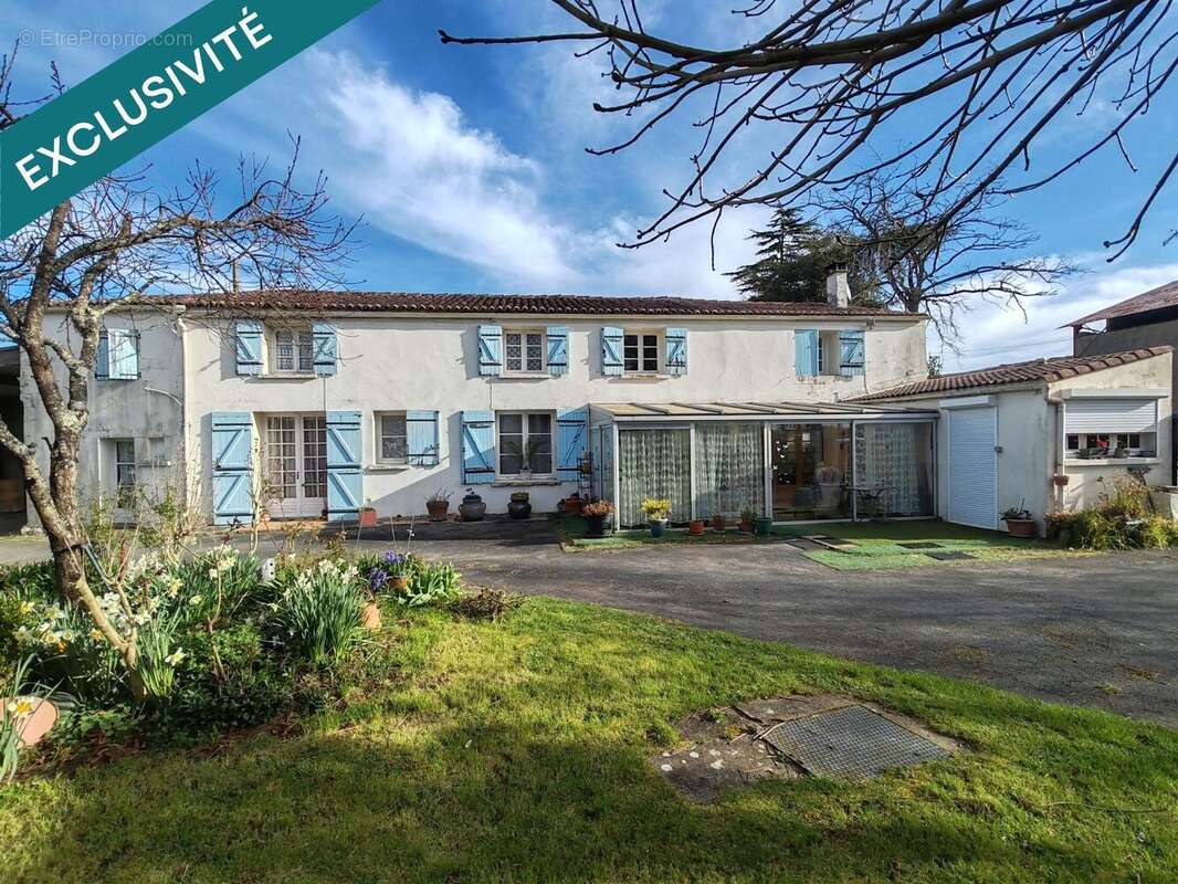 Photo 2 - Maison à RIOUX