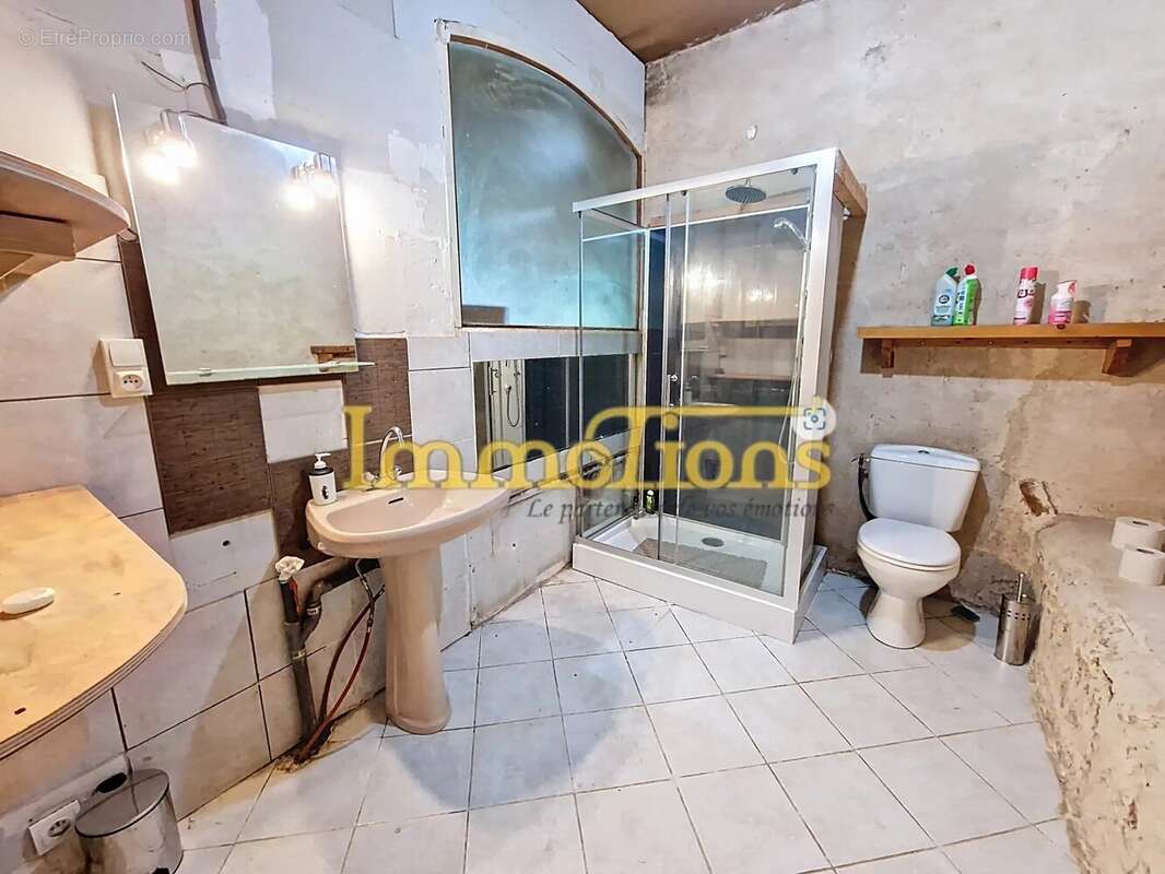 Maison à SAINT-HILAIRE-DU-ROSIER