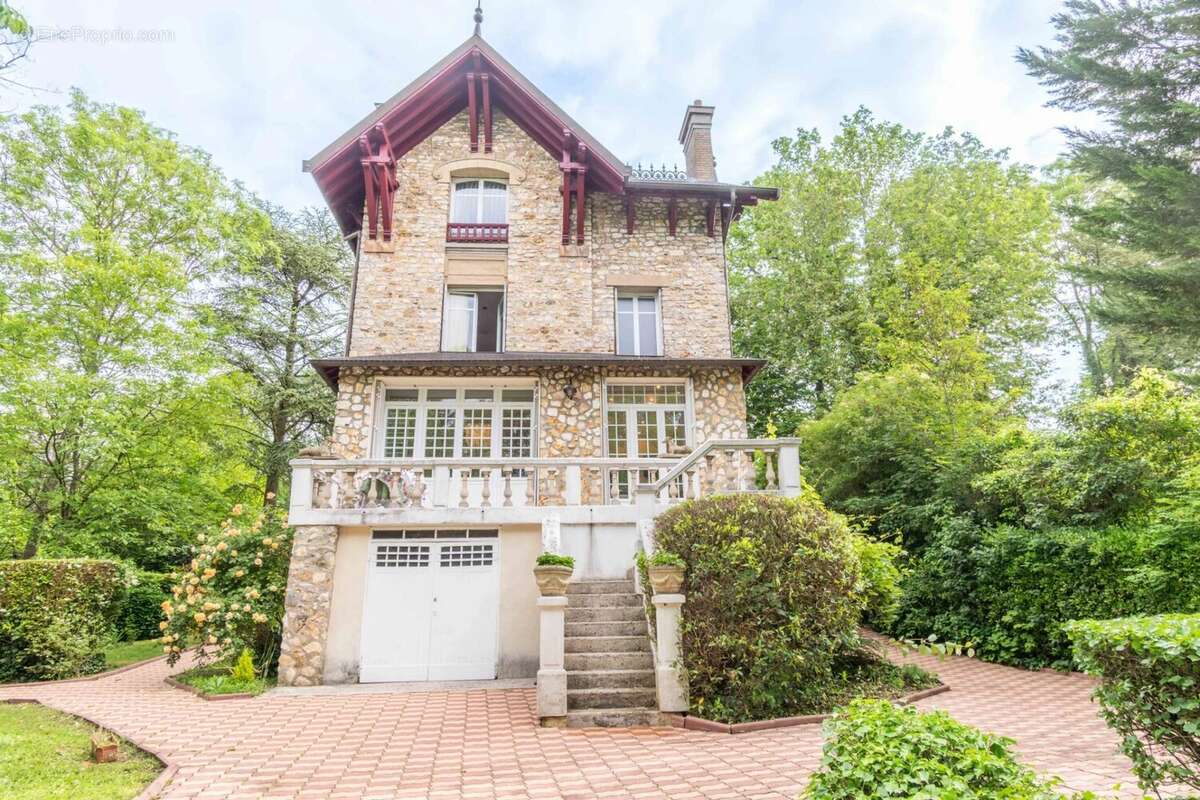 Maison à MONTMORENCY