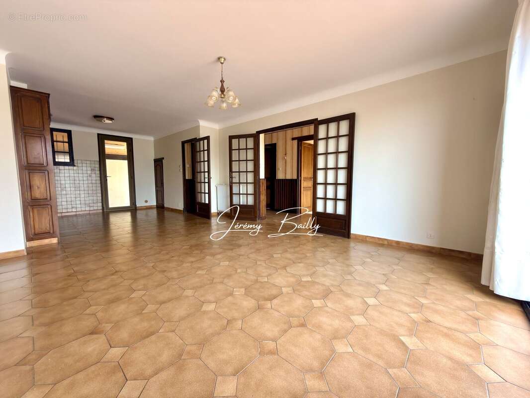 Maison à SAINT-ESTEVE