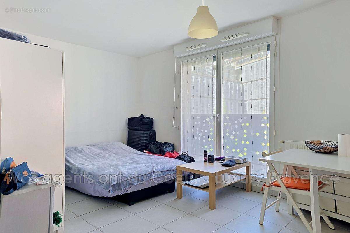 Appartement à MARSEILLE-3E
