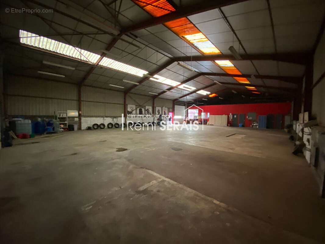 Commerce à CONDE-SUR-NOIREAU