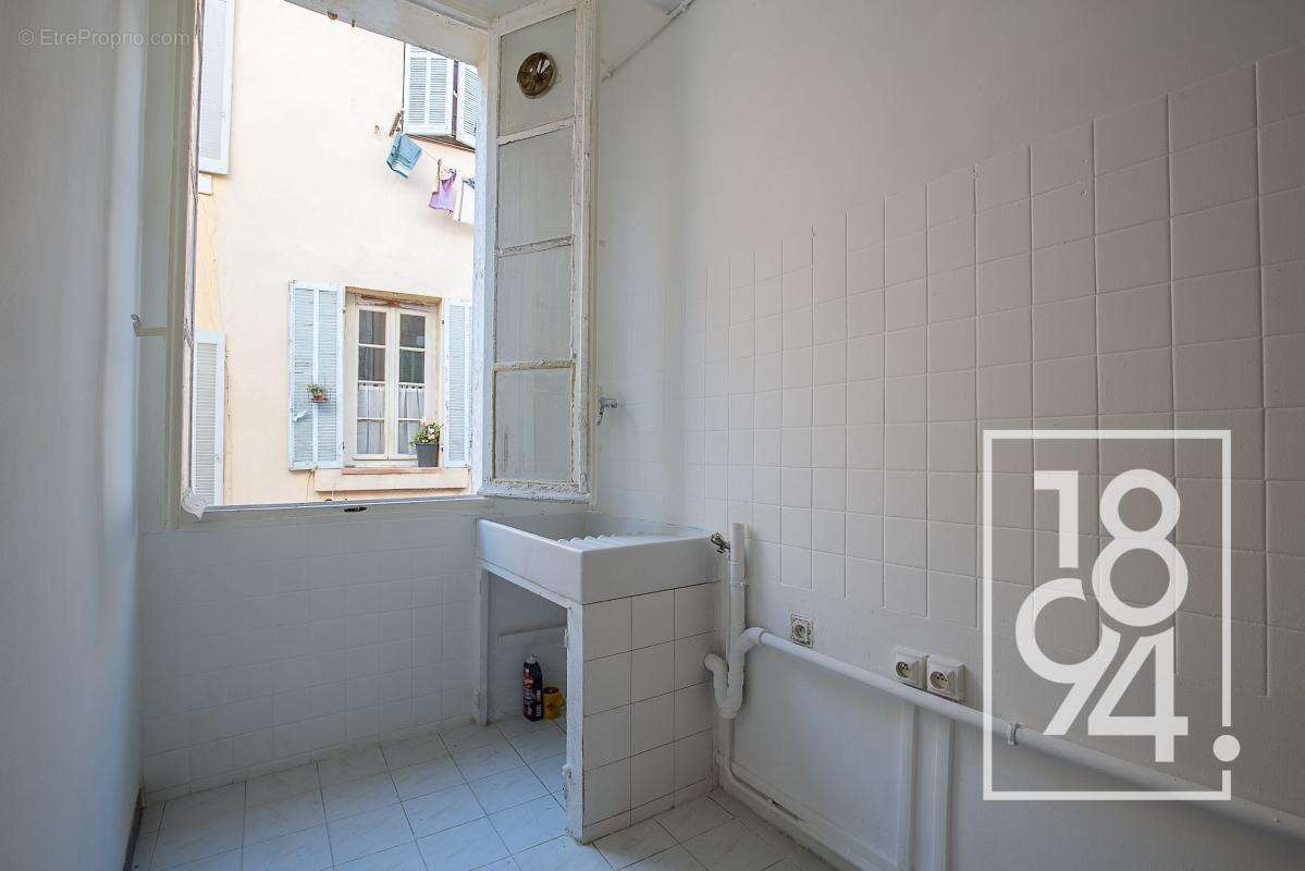 Appartement à MARSEILLE-2E