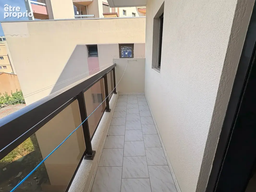À VENDRE   T4 cabine en plein centre-ville du Lavandou - photo 8