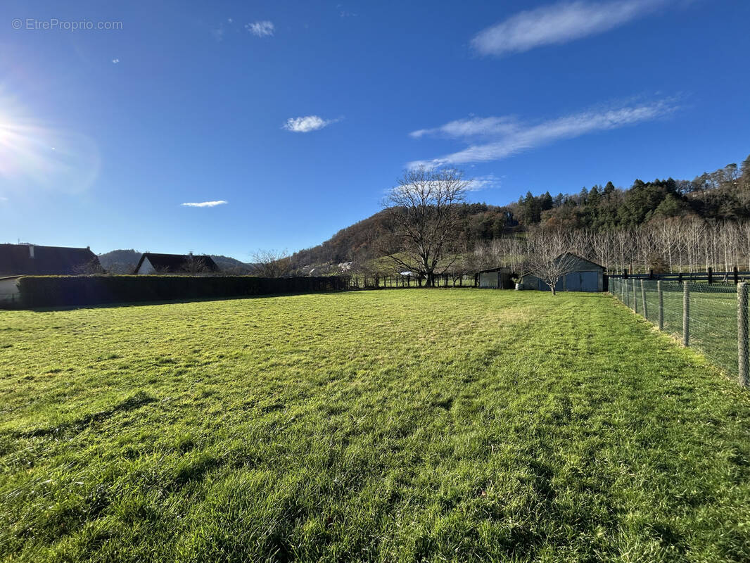 Terrain à MONCEAUX-SUR-DORDOGNE