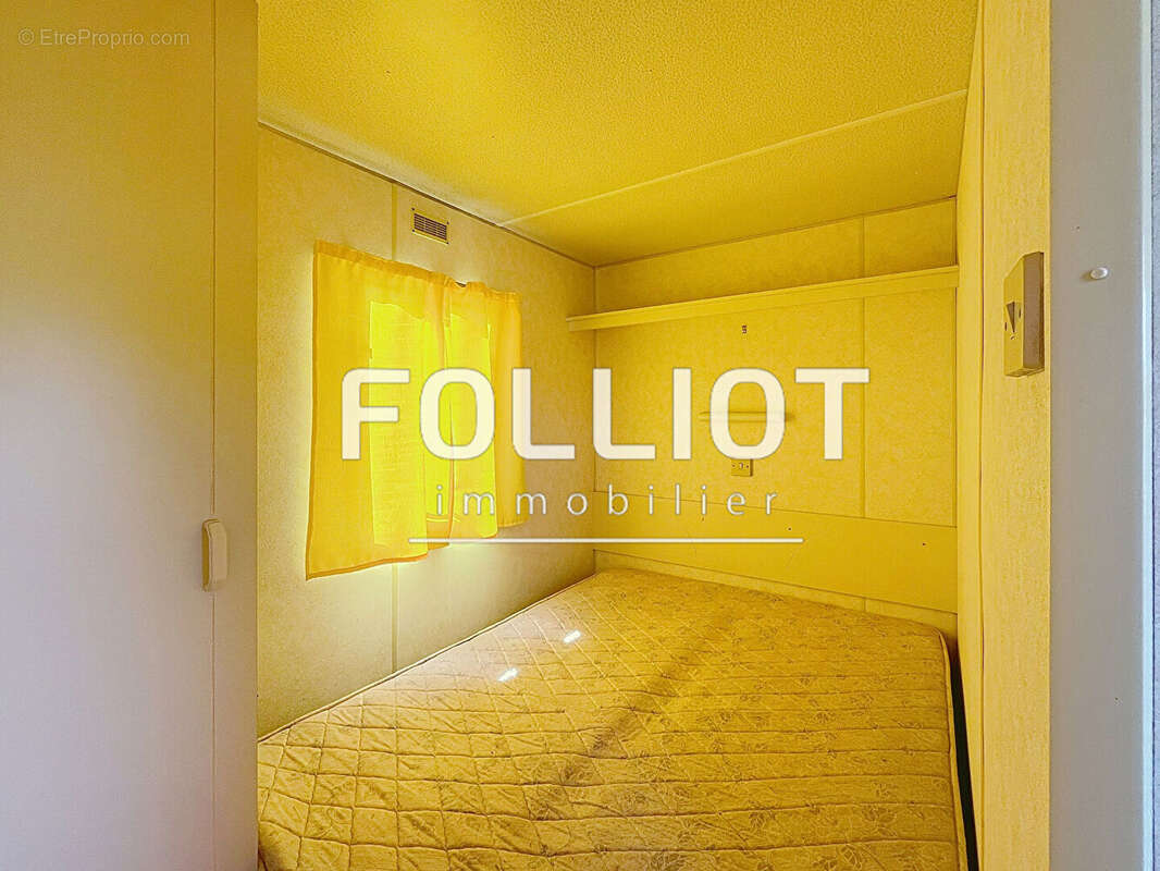 Terrain à BRICQUEVILLE-SUR-MER