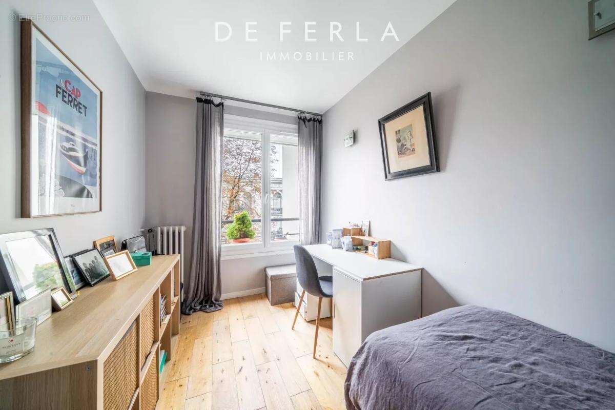 Appartement à PARIS-14E